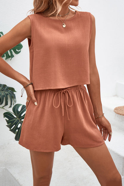 CD | Tricou cu gât rotund și pantaloni scurți cu cordon