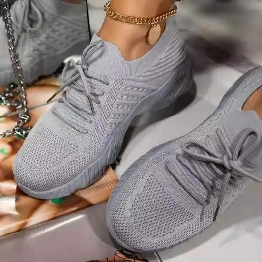 CD | Pantofi sport eleganți, moderni, cu toc