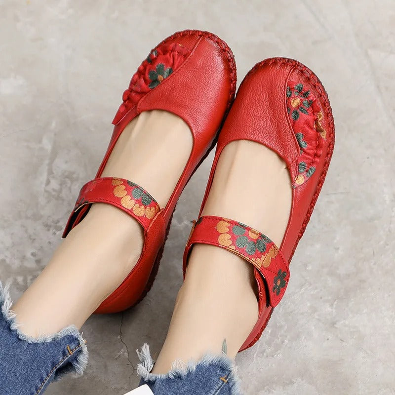 CD | Pantofi slip-on cu decupaj floral